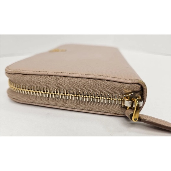 Prada Women's Beige Leather Wallet - Picture 3 of 12